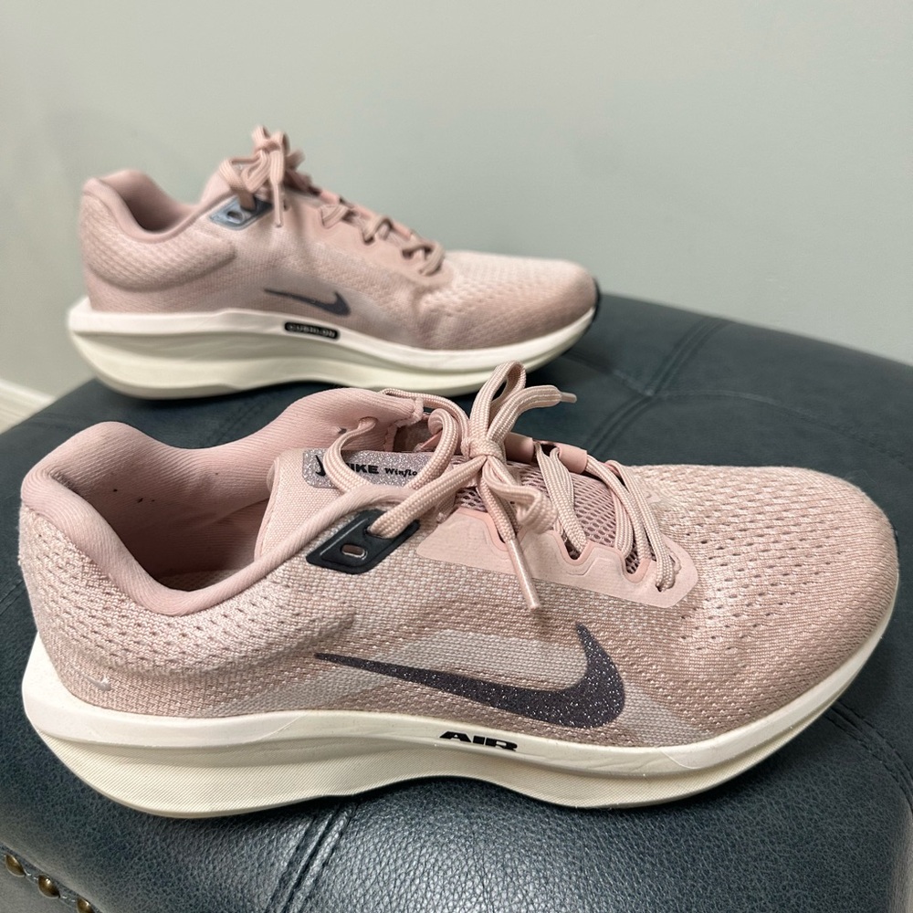 Nike Winflo 11 Premium Womens Size 8 Pink and grey glitter - Picture 2 of 4